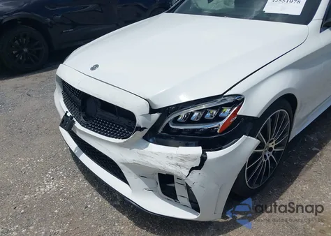 2019 Mercedes-Benz C 300 z USA, uszkodzony, nr VIN 55SWF8DB5KU296445